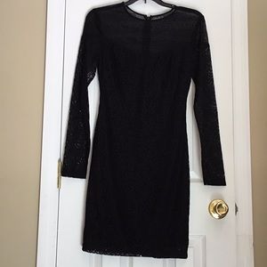 Guess black laced sleeve dress size 2. Very comfy. Stretch lace.